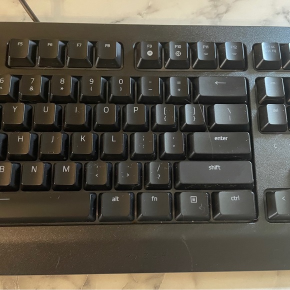 Razer Cynosa V2 Gaming Keyboard - Picture 5 of 16